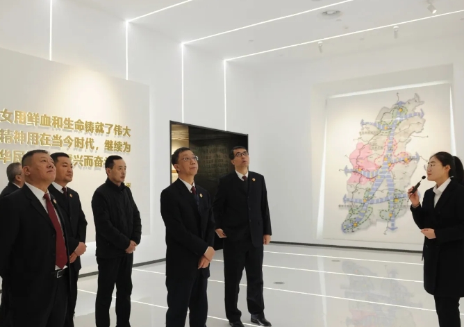 吕梁市检察院党组理论学习中心组开展现场研学活动