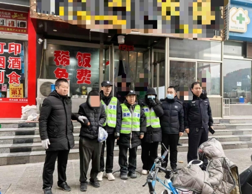 吕梁临县一男子拿菜刀砍伤父亲！携带菜刀离家出走...