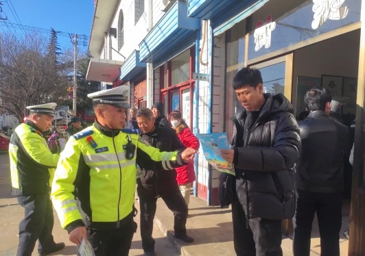 临汾尧都区：交安宣传进农村，共话安全不“降温”