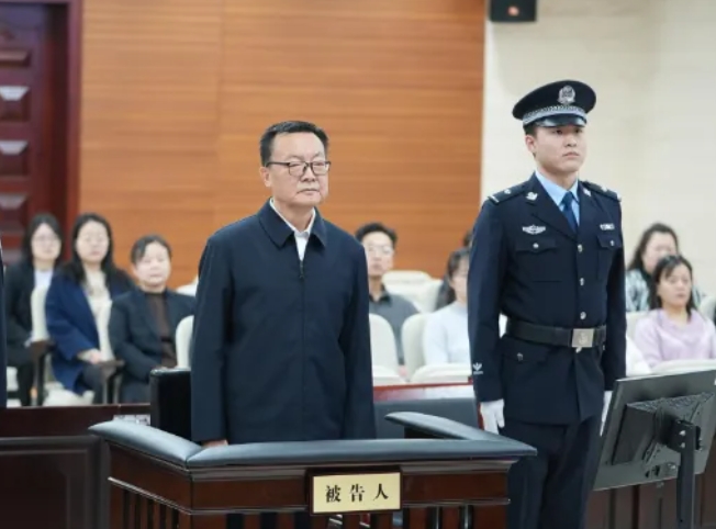 被控受贿8.22亿余元！李鹏新案一审开庭