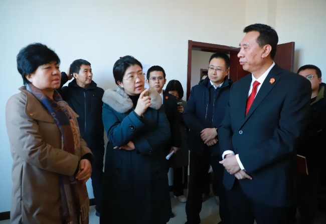 吕梁市司法局党组书记、局长惠慧一行深入方山县人民法院开展工作调研