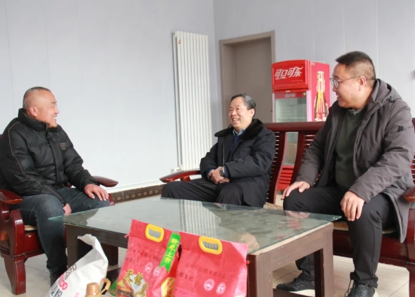 让德者有得  送“检”福过节——长治市潞州区人民检察院开展先进典型慰问帮扶工作