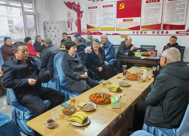 忻州市检察院第六党支部举办“新春送祝福  情暖夕阳红”新春茶话会