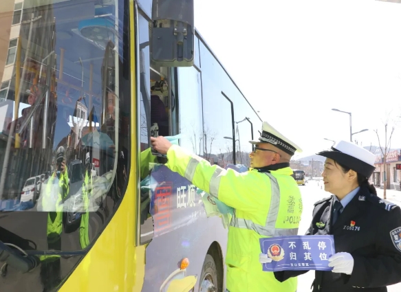 吕梁交口交警：以整治促常态  治理违停再发力