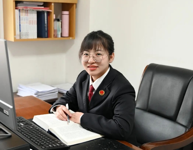 张萌萌：深耕检察宣传田  细耘信息责任地