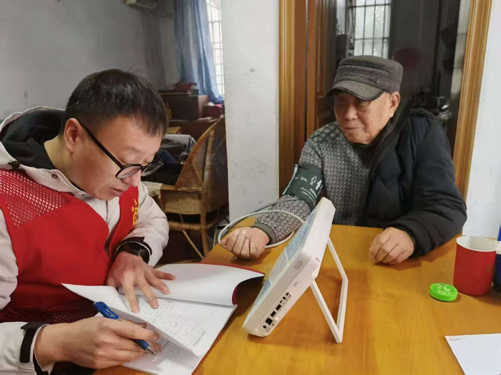 苏州木渎“表格医生”，在Excel里藏了30000多居民的健康密码