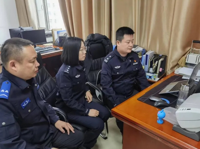 吕梁临县公安局组织收听收看全国公安楷模“邱建军”先进事迹专题节目