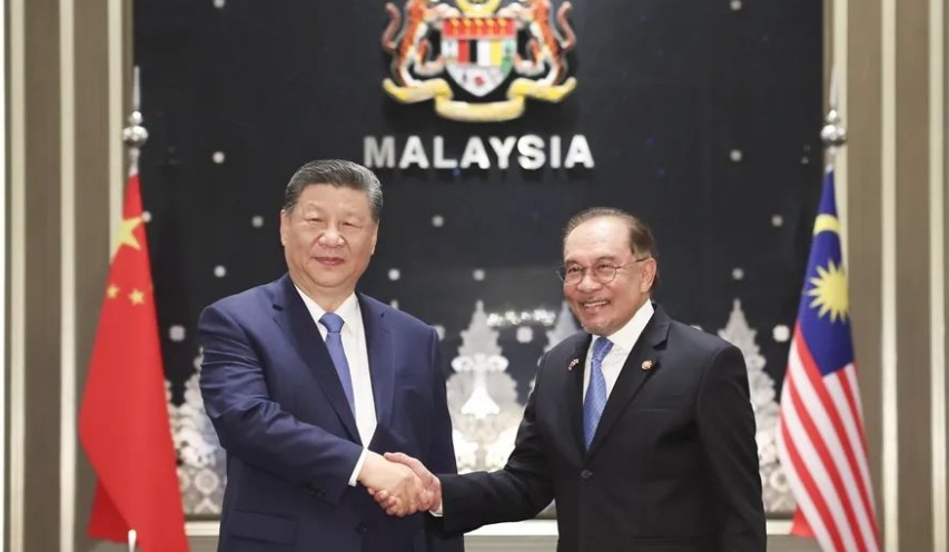 习近平同马来西亚总理安瓦尔举行会谈