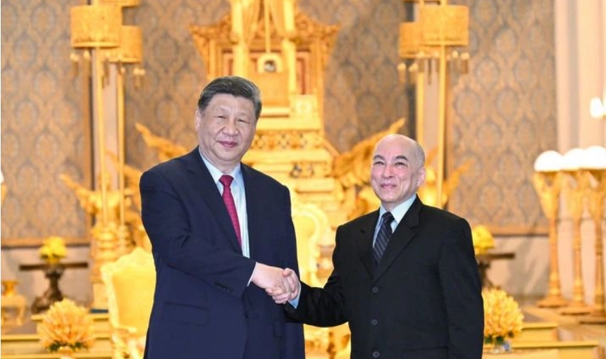 习近平会见柬埔寨国王西哈莫尼