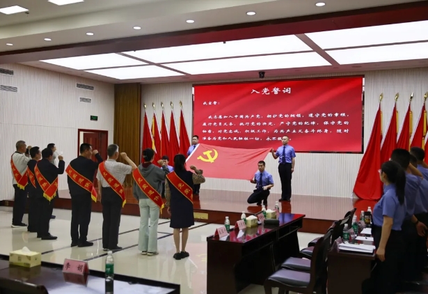 银检映初心  青蓝续征程 ——临汾市人民检察院举办第四期检察干警荣退仪式