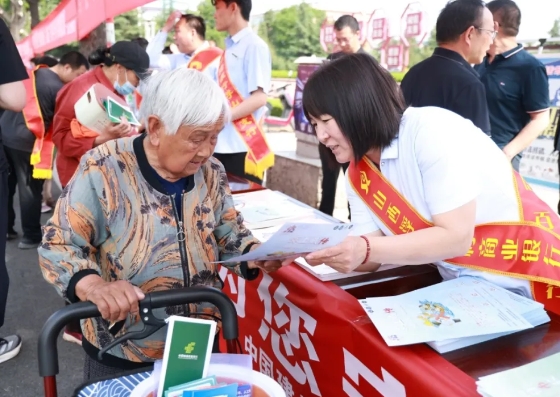 临汾浮山农商银行开展“5•15全国投资者保护宣传日”宣传活动