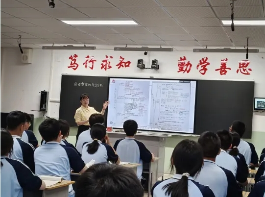 青蓝筑梦展风采  匠心传承育未来——吕梁市贺昌中学“青蓝工程