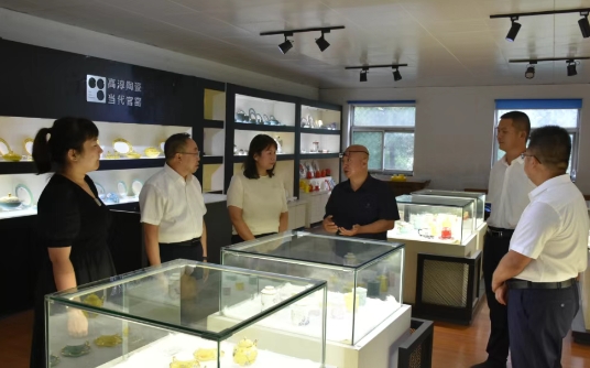 倾听代表心声  护航企业发展——忻州市忻府区法院一行走访全国人大代表范银莲