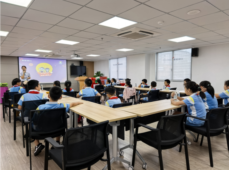 浙江杭州：“小小银行家”社会实践活动走进银行  课堂助力儿童金融启蒙教育