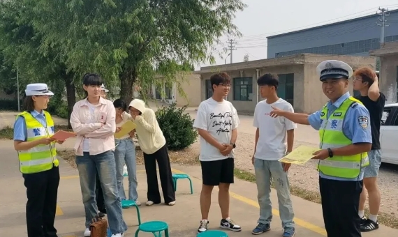 吕梁交城交警：交通安全进驾校  筑牢安全“第一关”