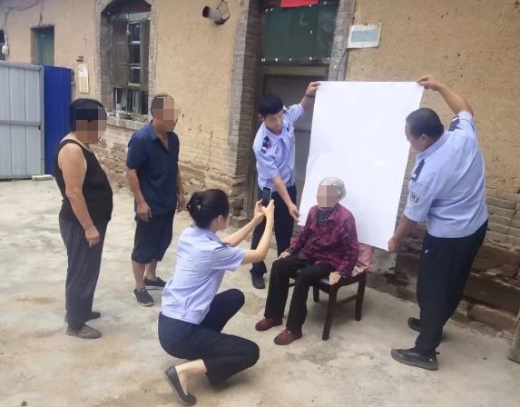 临汾安泽公安：上门办证小服务  提升群众满意度