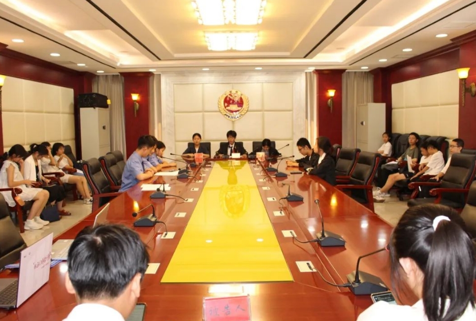 与法同行：吕梁市人民检察院与共青团吕梁市委联合开展模拟法庭夏令营