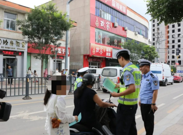 吕梁交口县公安局交警大队开展“护苗行动”整治未成年人违规骑行
