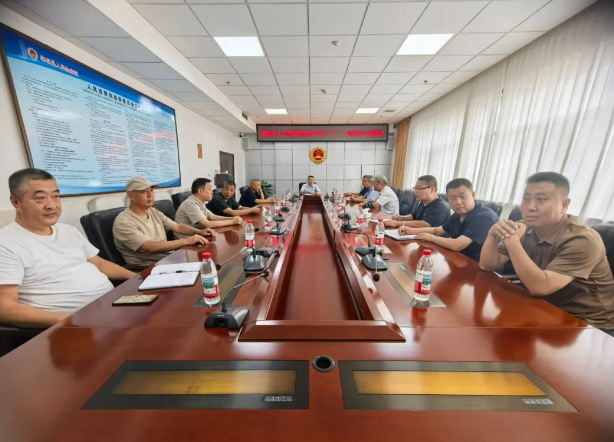 长治襄垣县人民检察院召开退伍军人座谈会共庆建军节