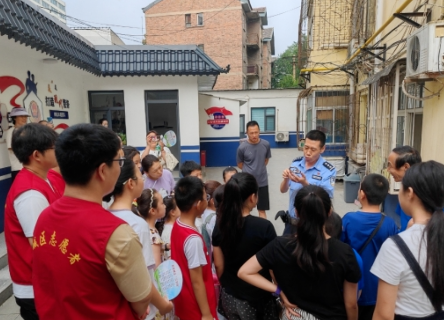 山西阳泉公安：小小举动，大大温暖
