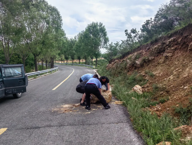 吕梁交口交警：点滴善举暖人心