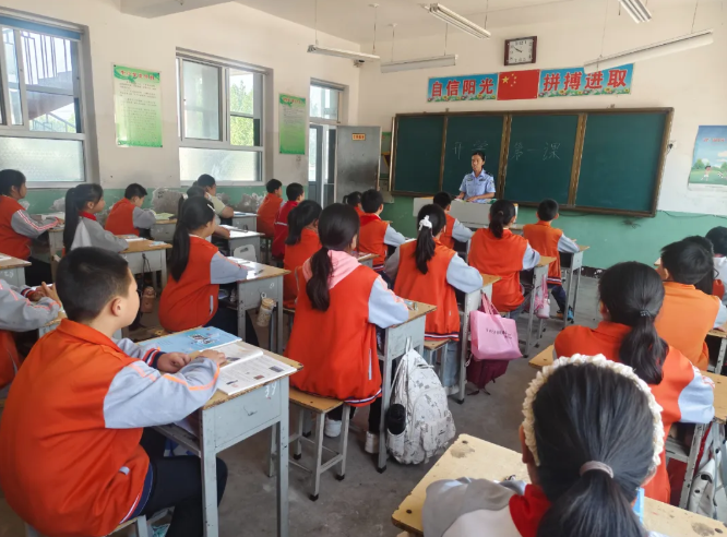 长治黎城公安：开学第一课，“平安礼包”请查收