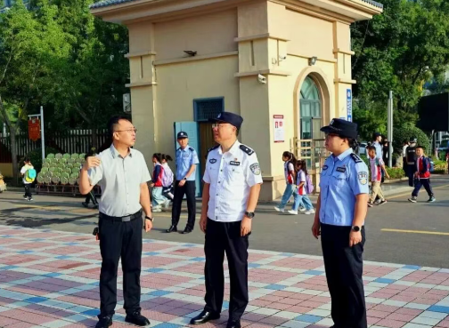 运城万荣公安：护学岗筑牢安全线，护航开学第一天
