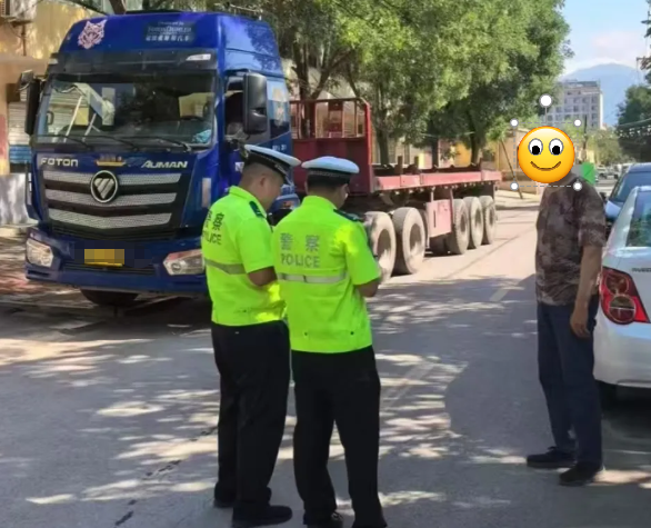 忻州定襄公安交警大力整治城区道路交通秩序