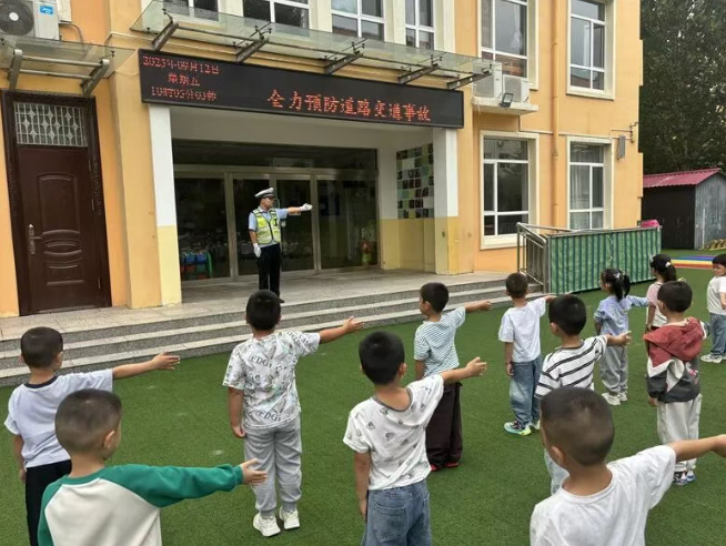 运城芮城公安交警走进校园，筑牢儿童交通安全防线