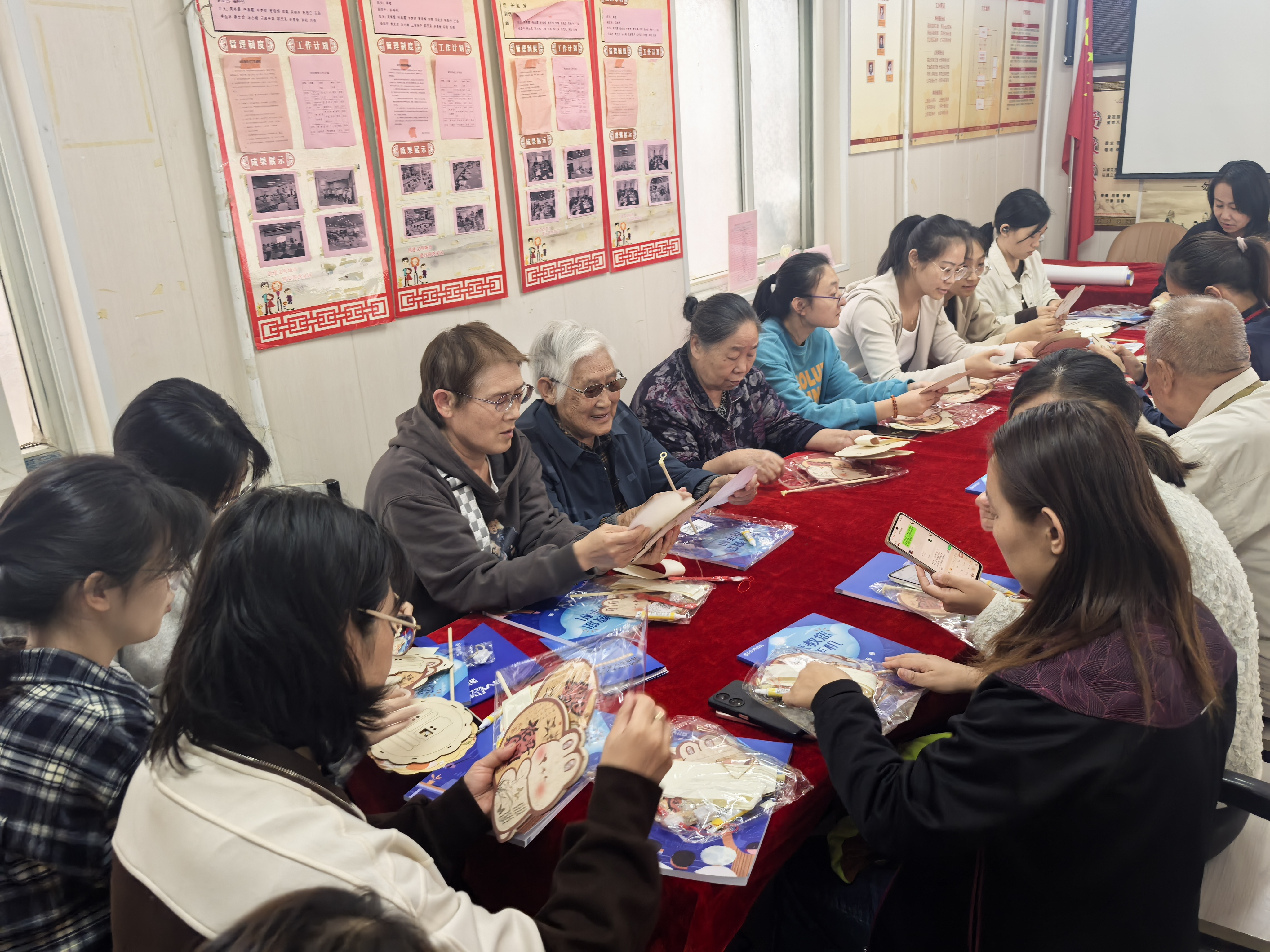月满中秋  情暖家园——太原杏花岭区巨轮街道程家村东社区开展传统文化体验活动