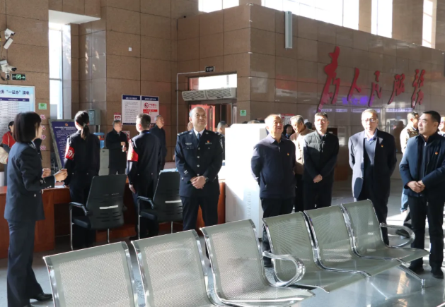 吕梁市公安局交通管理支队开展“情暖重阳话初心，共续发展谋新篇”离退休干部茶话会