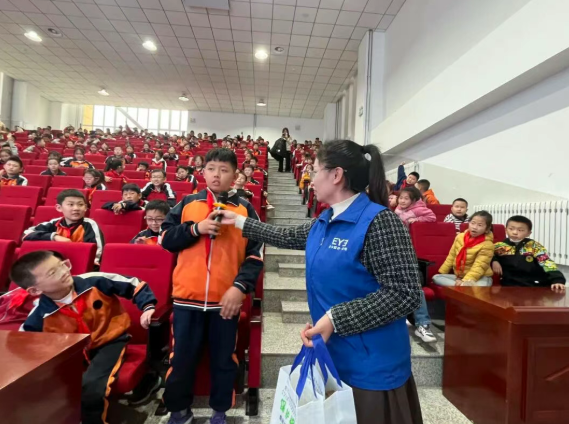 科学防控近视  守护“睛”彩人生——朔州朔城区团区委、区少工委开展青少年保护视力