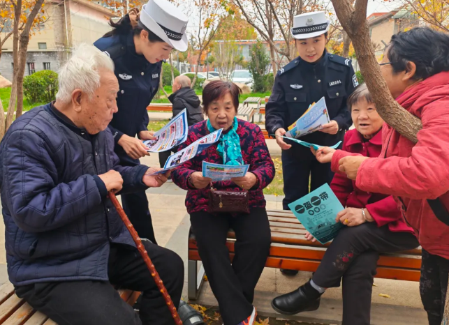 临汾公安：守护夕阳出行路  交警铺就安全宣传网