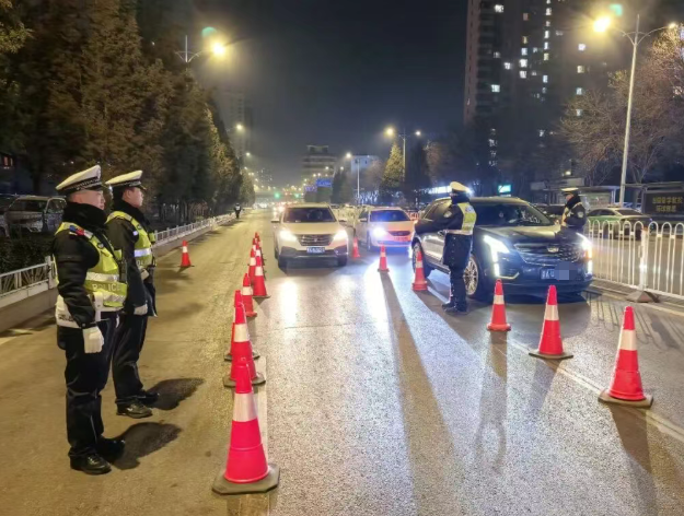 晋中公安：“零容忍”！夜查不松懈，严守“安全关”