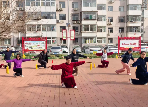 太原尖草坪区汇丰街道汇丰苑社区藏着一个“银发”太极站