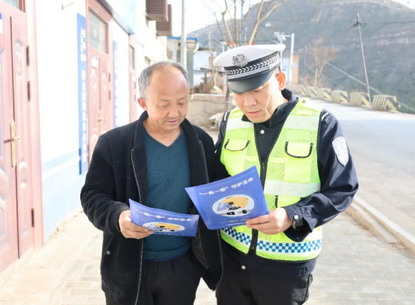 山西吕梁石楼：交通安全进乡村  守护平安幸福家