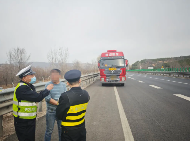 山西高速交管一支队八大队：开车慢≠安全   高速行车勿“龟速