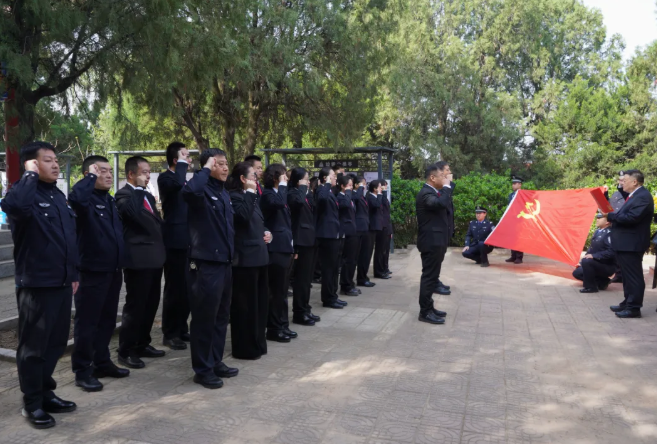 清明寄哀思  司法护前行——临汾洪洞法院开展清明祭扫活动